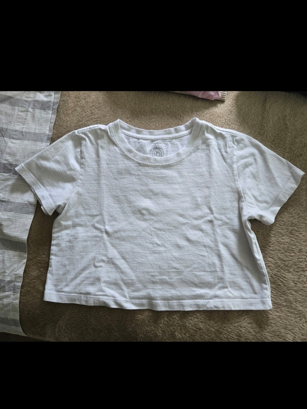 Urban Outfitters white cropped tee Size S